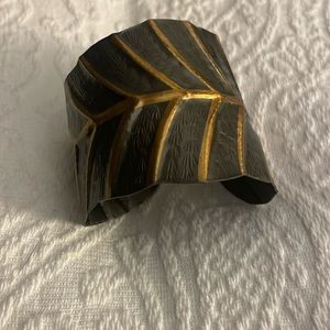 Woman’s Fashion Bracelet- metal with black/bronze leaf like pattern- 7” diameter